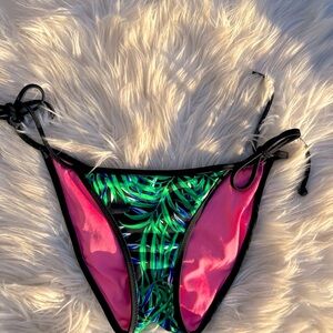 Victoria’s Secret VS Green Tropical Ruched Bikini Bottoms Nwot